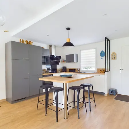 Maison Pour 6 Adultes,1 Enfant - Piscine Collective Feriehus