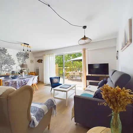 بيت للعطل Maison Pour 6 Adultes,1 Enfant - Piscine Collective لي سابلِ دولونْ