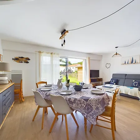 Maison Pour 6 Adultes,1 Enfant - Piscine Collective *