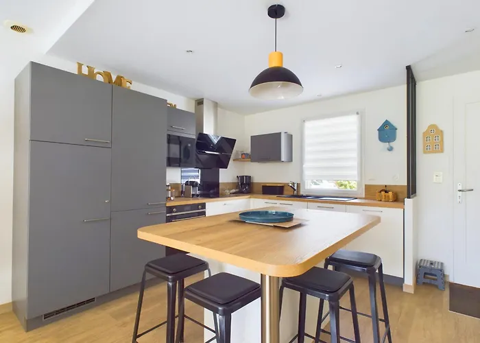 Vakantiehuis Maison Pour 6 Adultes,1 Enfant - Piscine Collective